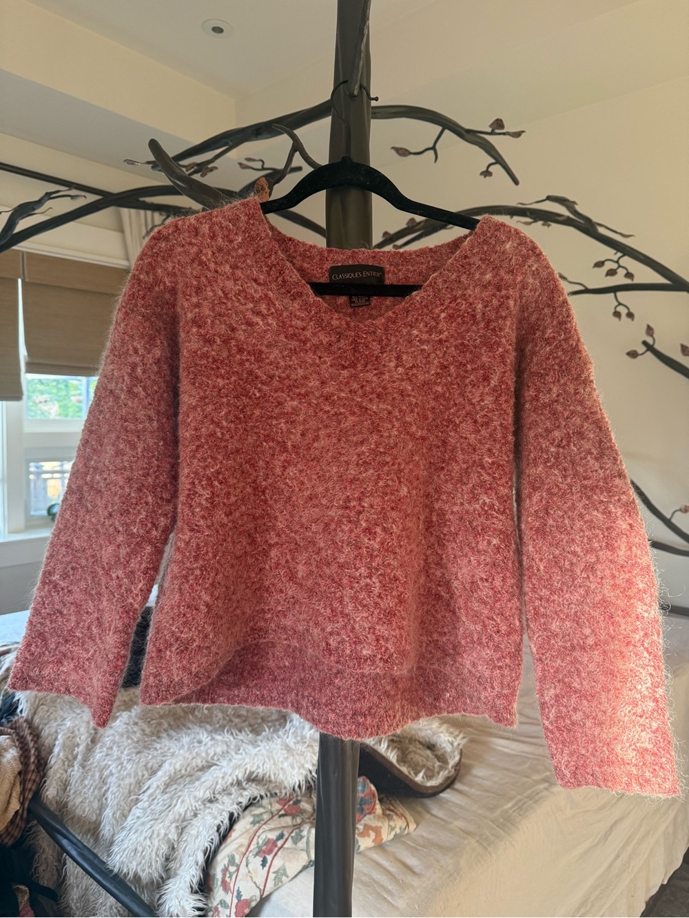 Vintage Classiques Entier Wool Mohair Pink Soft Fuzzy V-neck Pullover Sweater